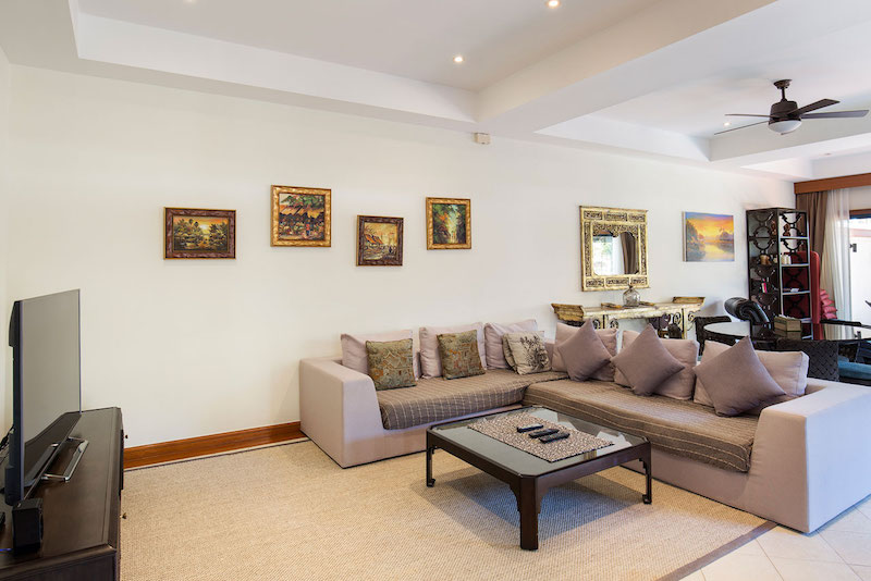 Сногсшибательная вилла с 4 спальнями и с видом на бассейн в проекте Ангсана Виллас Резорт, на пляже Бангтао/Лагуна (+ Видео обзор)