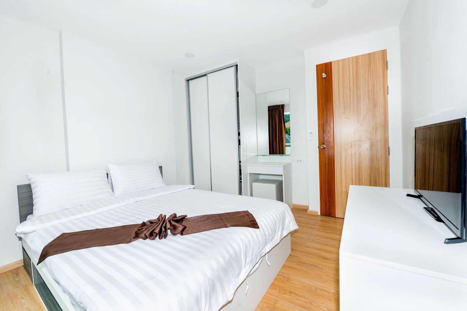 Модные апартаменты с 1 спальней и с видом на город в проекте Ката Озон, на пляже Ката