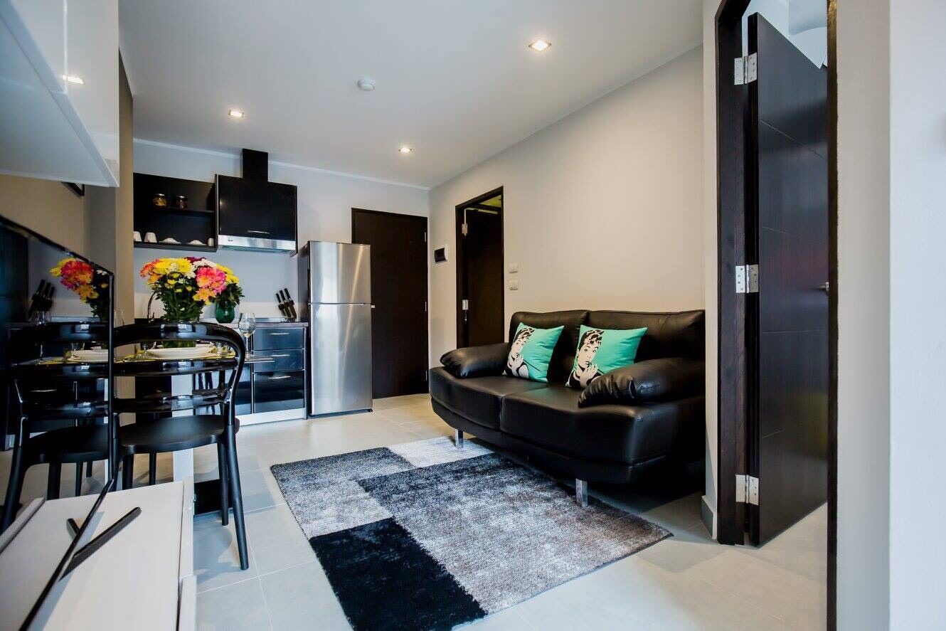 Удобные апартаменты с 1 спальней и с видом на горы, на пляже Чалонг