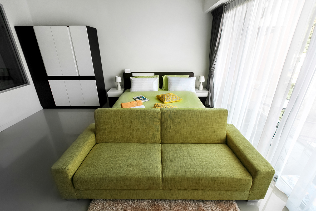 Cтильные апартаменты с 1 спальней и с видом на бассейн в проекте Карон Чик, на пляже Карон