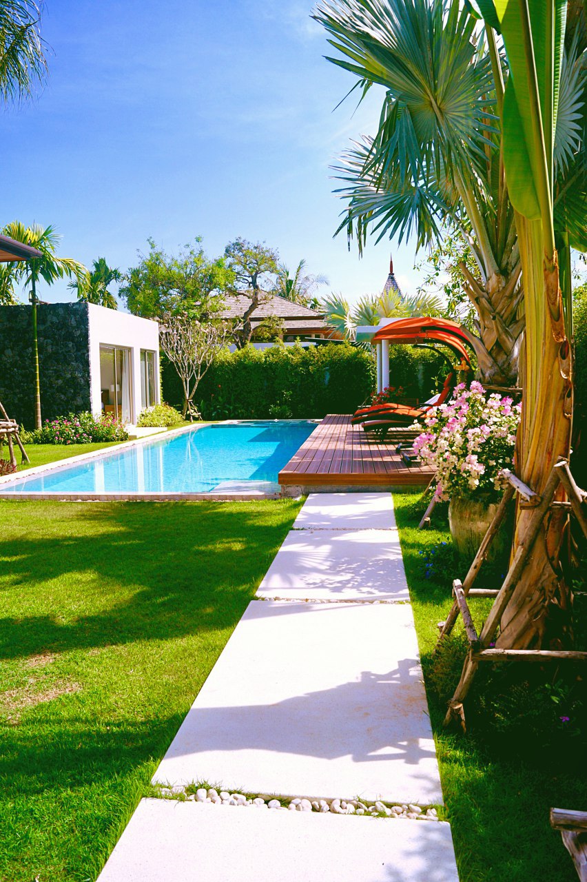 Cтильная вилла с 4 спальнями и с видом на бассейн в проекте Ботаника Лакшери, на пляже Бангтао/Лагуна