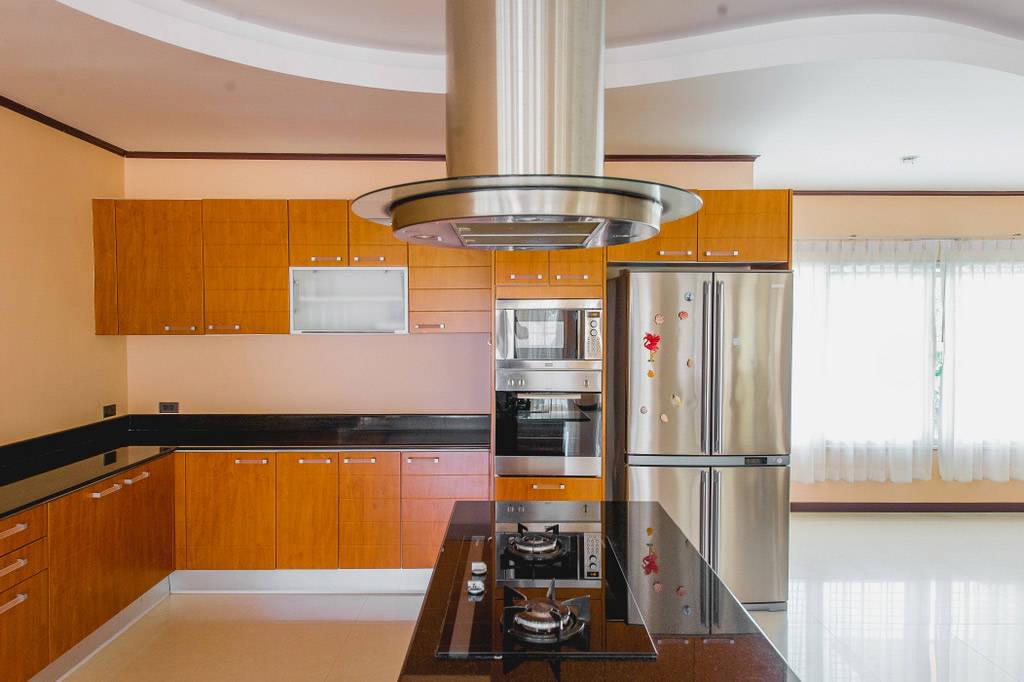 Сказочная вилла с 6 спальнями и с видом на бассейн в проекте Платинум Резиденс, на пляже Равай