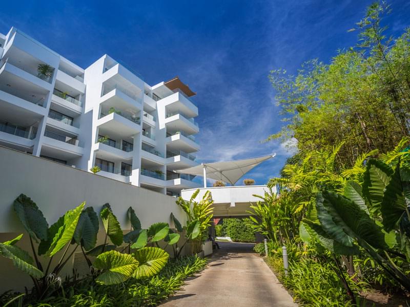 Комфортабельные апартаменты с 2 спальнями и с видом на море в проекте Сансури, на пляже Сурин