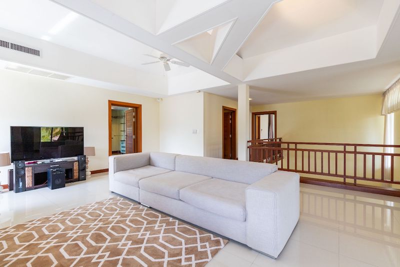 Прекрасная вилла с 4 спальнями и с видом на озеро в проекте Лагуна Хомс, на пляже Бангтао/Лагуна (+ Видео обзор)