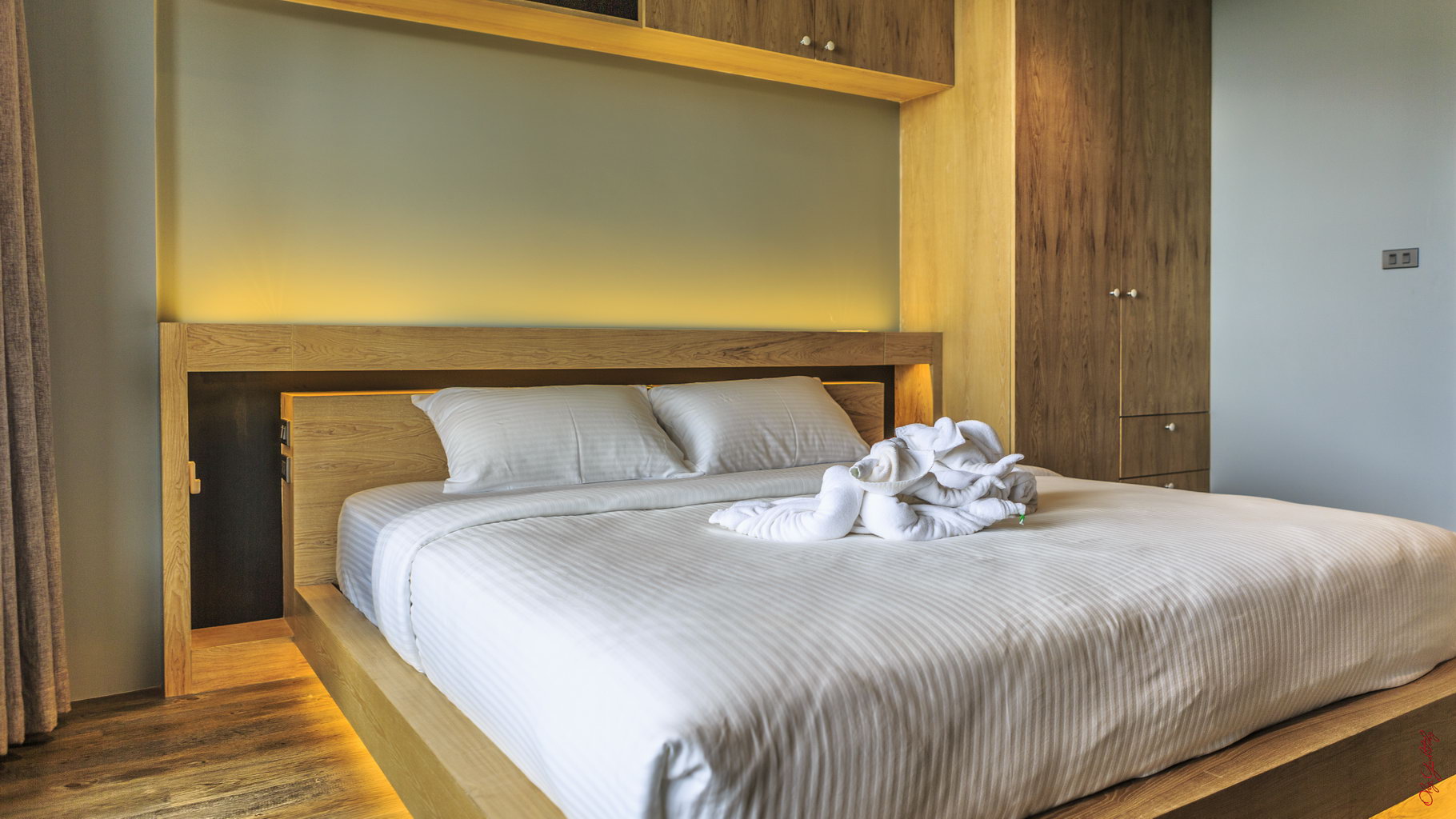 Превосходные апартаменты с 2 спальнями и с видом на горы в проекте Ре Лайф, на пляже Найхарн