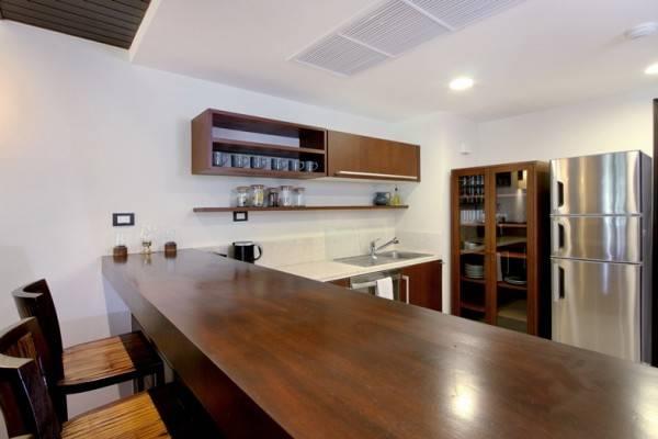 Потрясающие апартаменты с 3 спальнями и с видом на сад, не далеко от моря в проекте Чом Таван, на пляже Бангтао/Лагуна (+ Видео обзор)