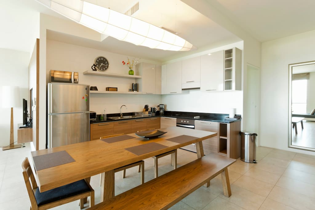 Модные апартаменты с 2 спальнями и с видом на море в проекте Карон Хилл, на пляже Карон