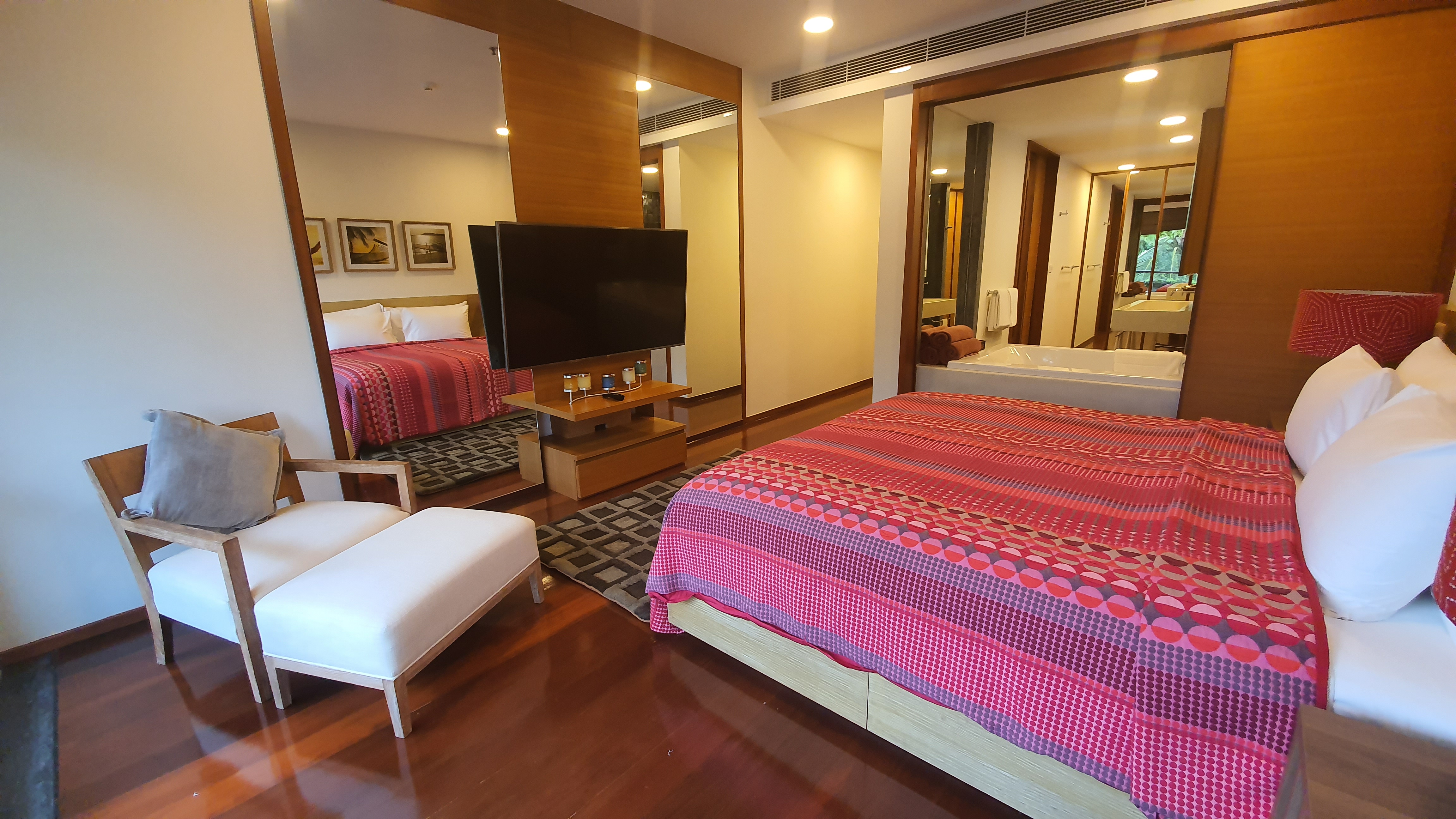 Модные апартаменты с 2 спальнями и с видом на бассейн в проекте Чава, на пляже Сурин (+ Видео обзор)