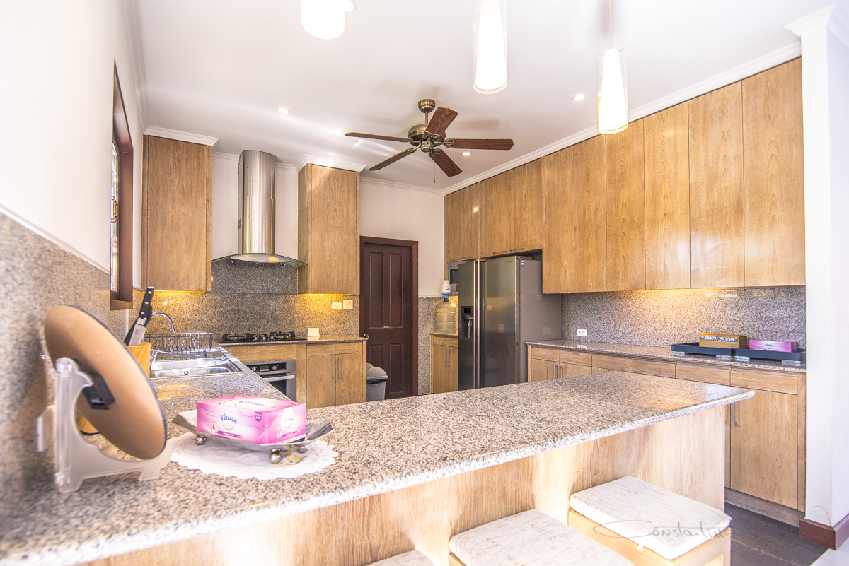 Восхитительная вилла с 5 спальнями и с видом на бассейн в проекте Сайтан, на пляже Бангтао/Лагуна (+ Видео обзор)