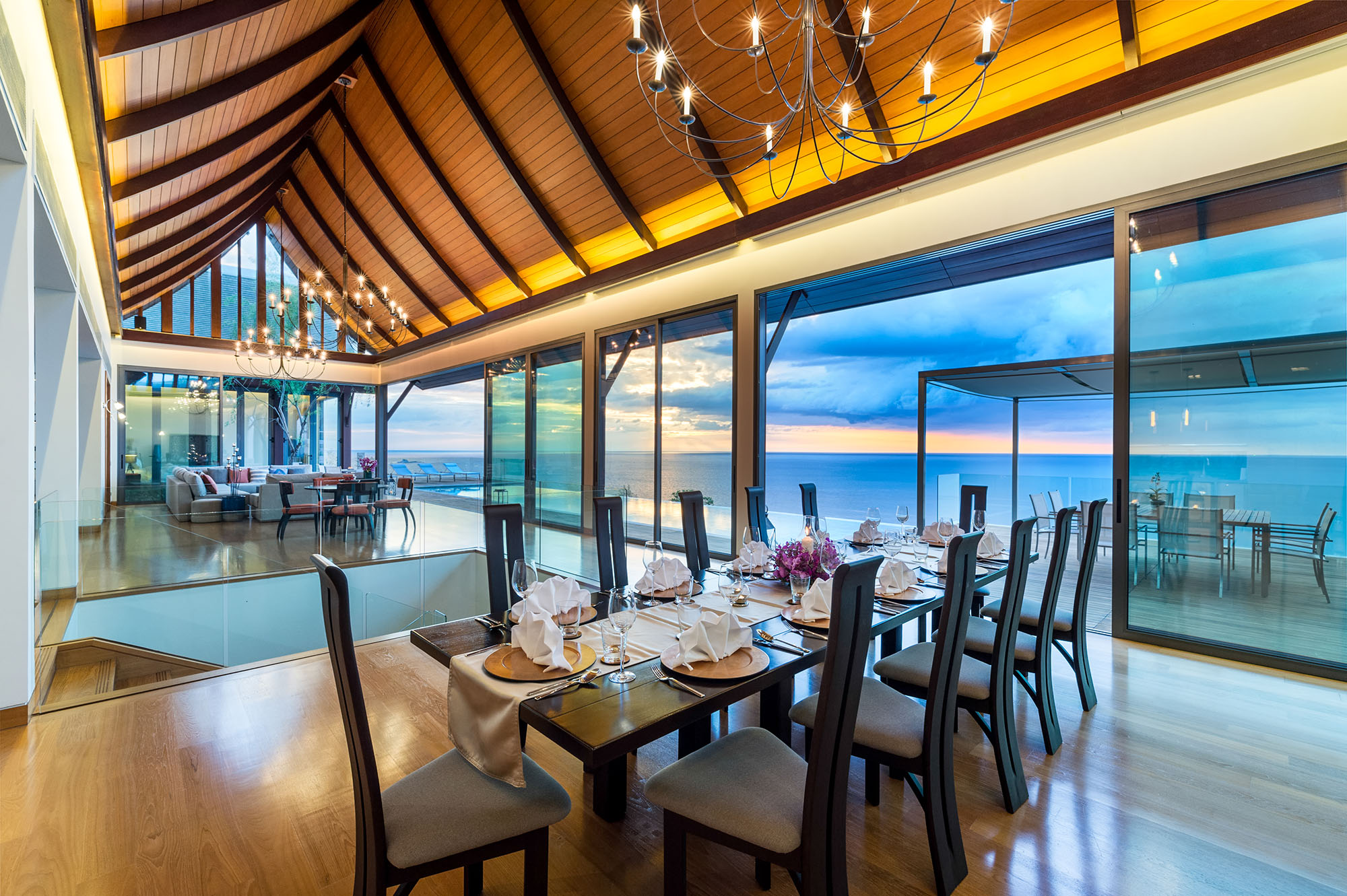 Прекрасная вилла премиум класса с 5 спальнями и с видом на море в проекте Малайвана, на пляже Найтон