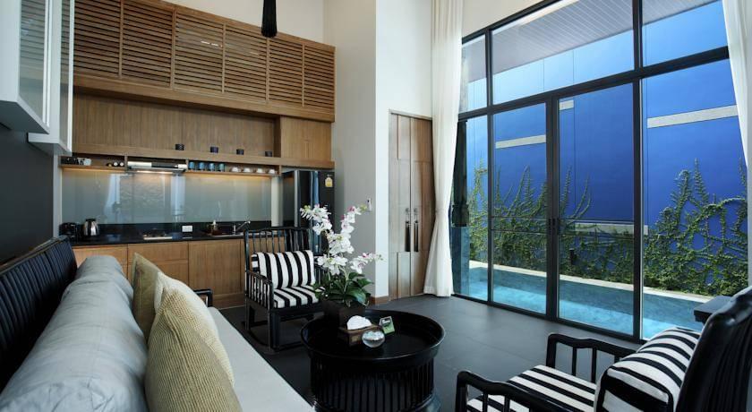 Великолепная вилла с 1 спальней и с видом на бассейн в проекте Ту Виллас Холидей Ориентал Стайл Лайян, на пляже Бангтао/Лагуна (+ Видео обзор)