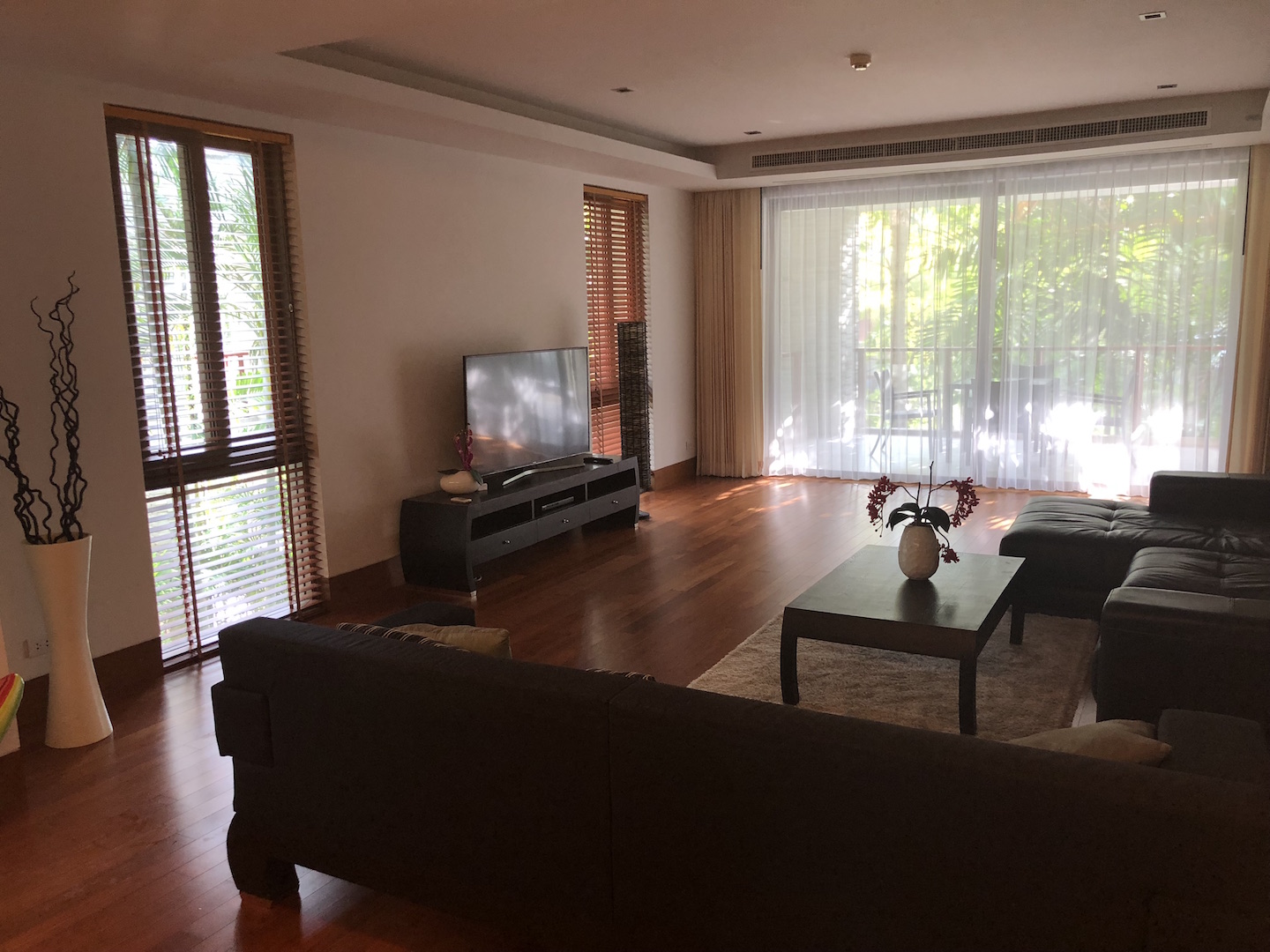 Cтильные апартаменты с 3 спальнями и с видом на бассейн, не далеко от моря в проекте Перл оф Найтон, на пляже Найтон