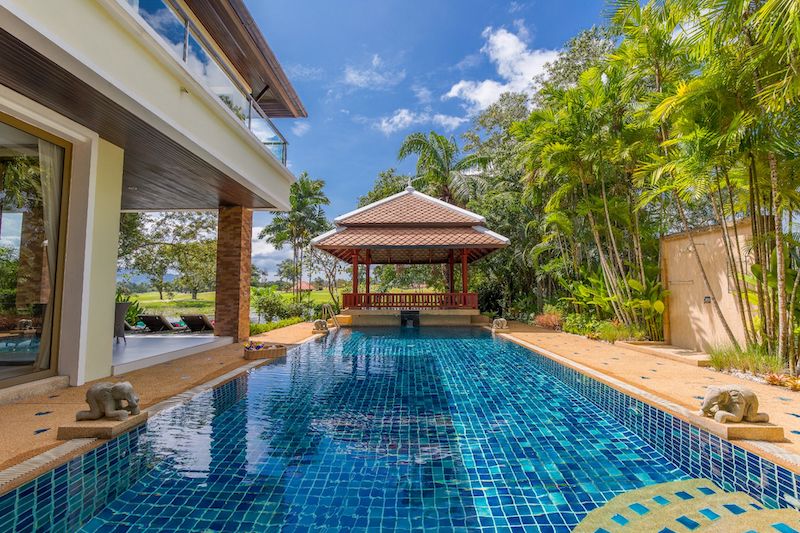 Прекрасная вилла с 4 спальнями и с видом на озеро в проекте Лагуна Хомс, на пляже Бангтао/Лагуна (+ Видео обзор)