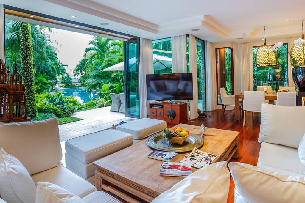 Модная вилла с 5 спальнями и с видом на озеро в проекте Сурин Спрингс, на пляже Сурин (+ Видео обзор)