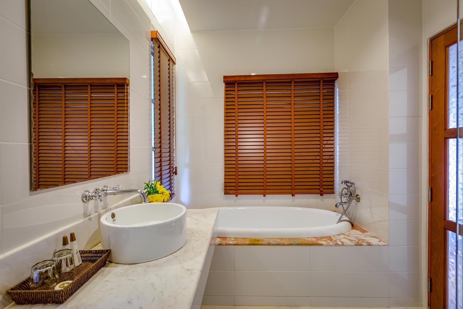 Прекрасная вилла с 3 спальнями и с видом на бассейн, не далеко от моря, на пляже Чалонг