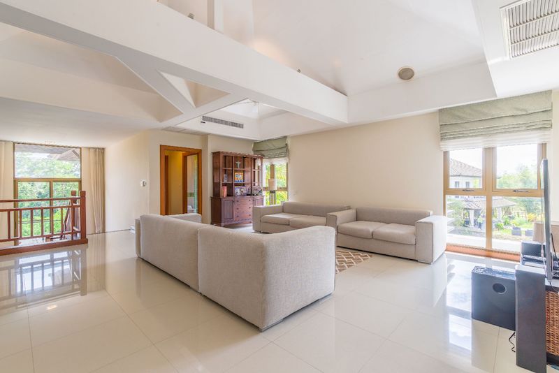 Прекрасная вилла с 4 спальнями и с видом на озеро в проекте Лагуна Хомс, на пляже Бангтао/Лагуна (+ Видео обзор)