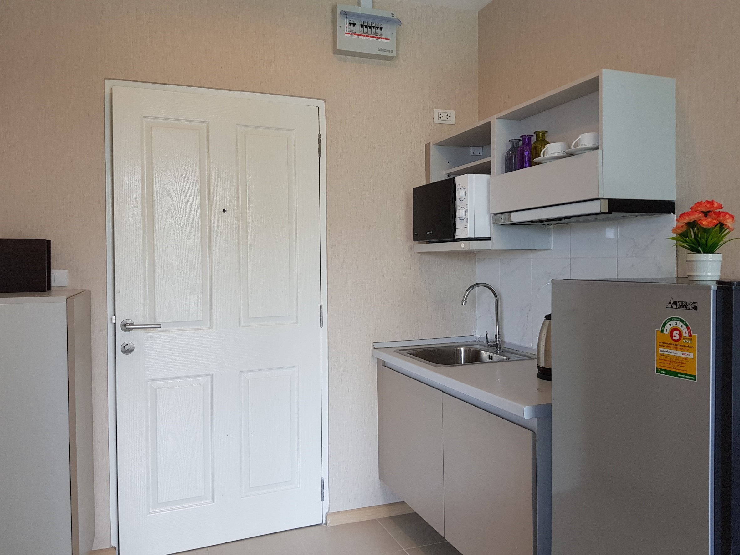 Восхитительные апартаменты с 1 спальней и с видом на город в проекте Зескейп 1 Кондоминиум, на пляже Бангтао/Лагуна