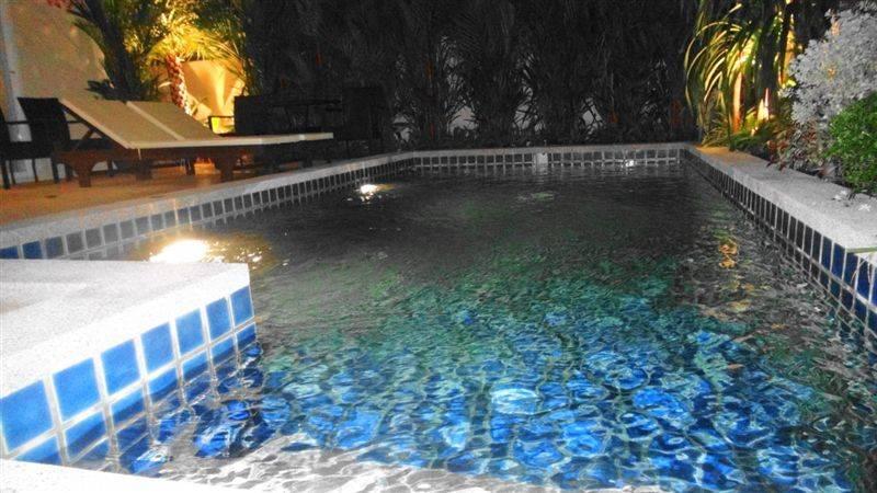 Удобная вилла с 3 спальнями и с видом на сад в проекте Мед Вилладж, на пляже Равай