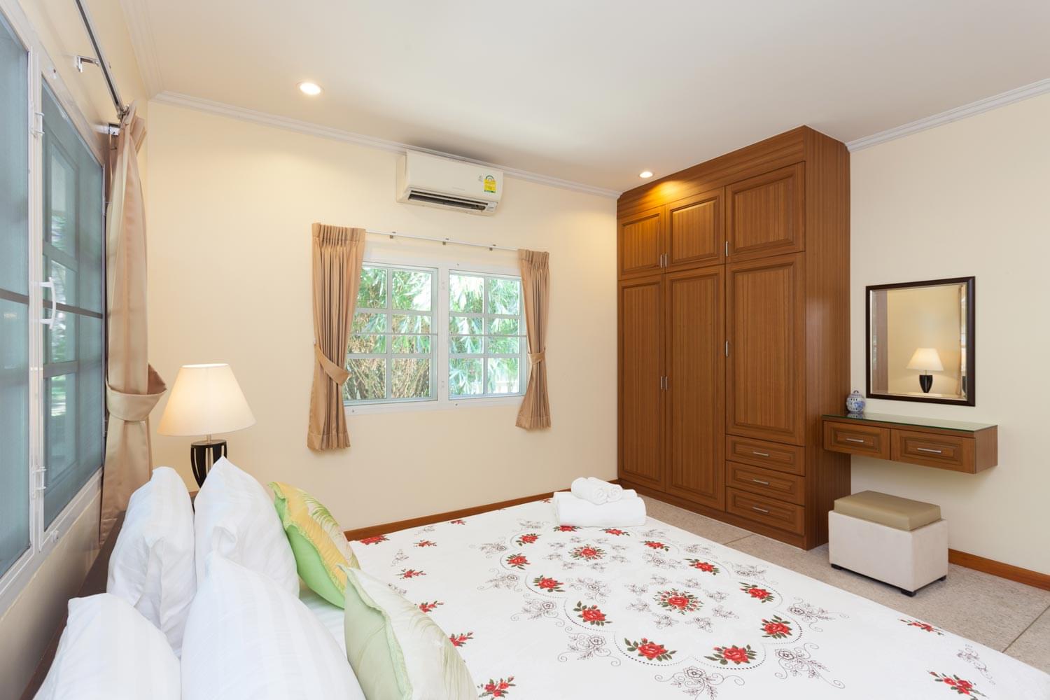 Сногсшибательная вилла с 4 спальнями и с видом на сад, на пляже Чалонг