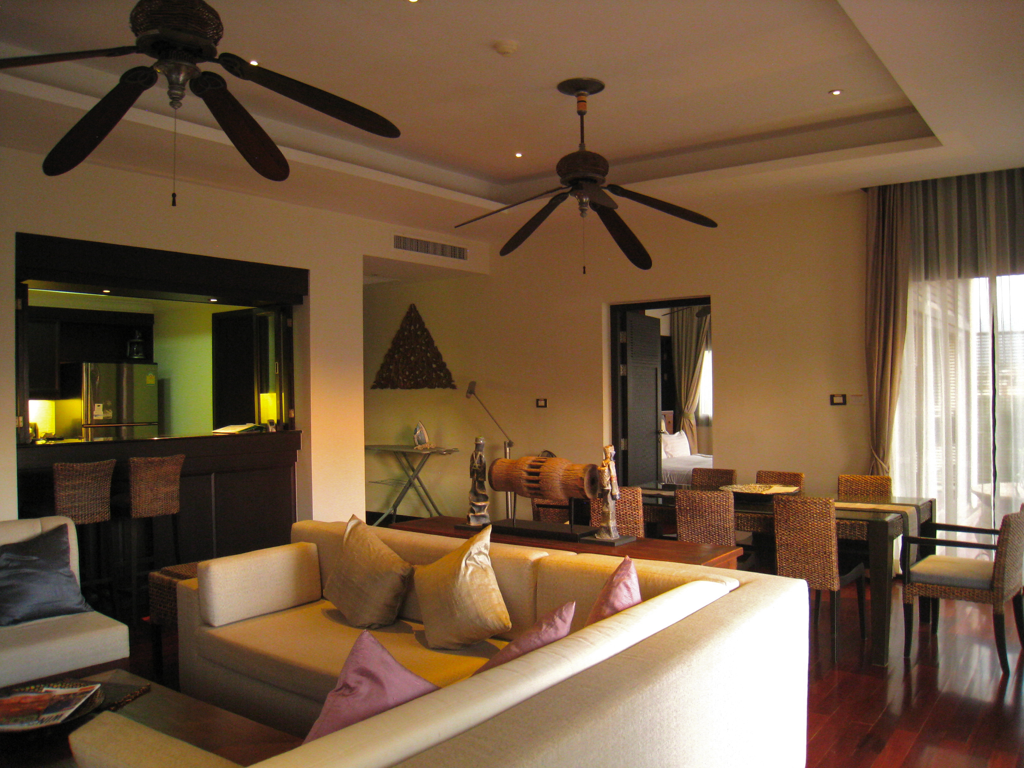 Роскошные апартаменты с 3 спальнями и с видом на сад, не далеко от моря в проекте Маантаван, на пляже Бангтао/Лагуна