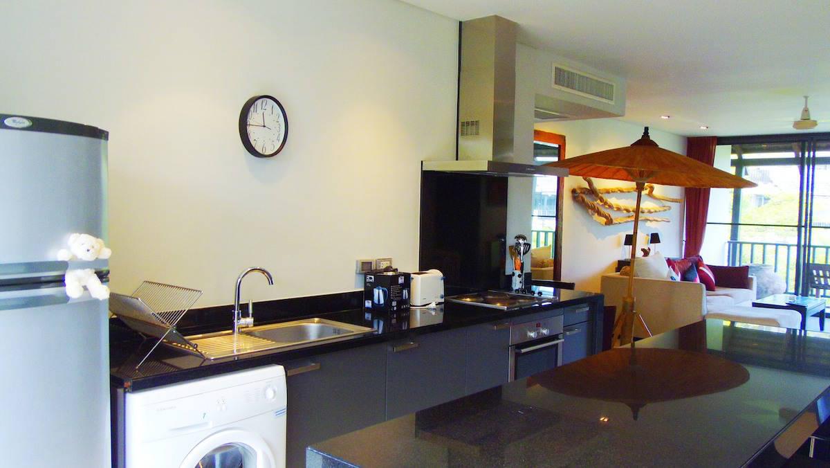 Восхитительные апартаменты с 2 спальнями и с видом на бассейн в проекте Бангтао Бич Гарденс, на пляже Сурин