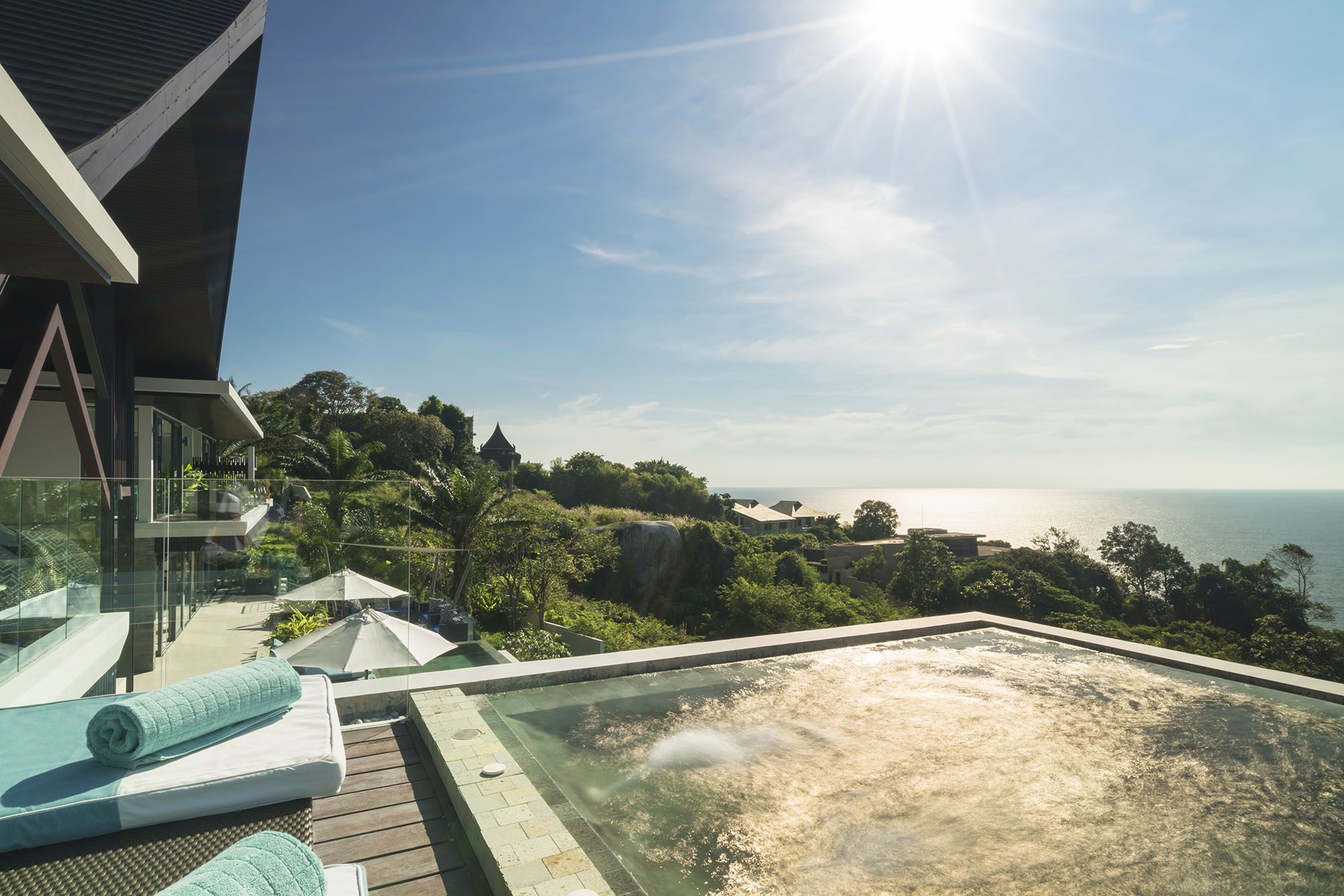 Шикарная вилла с 6 спальнями и с видом на море в проекте Кейп Амарин, на пляже Камала 