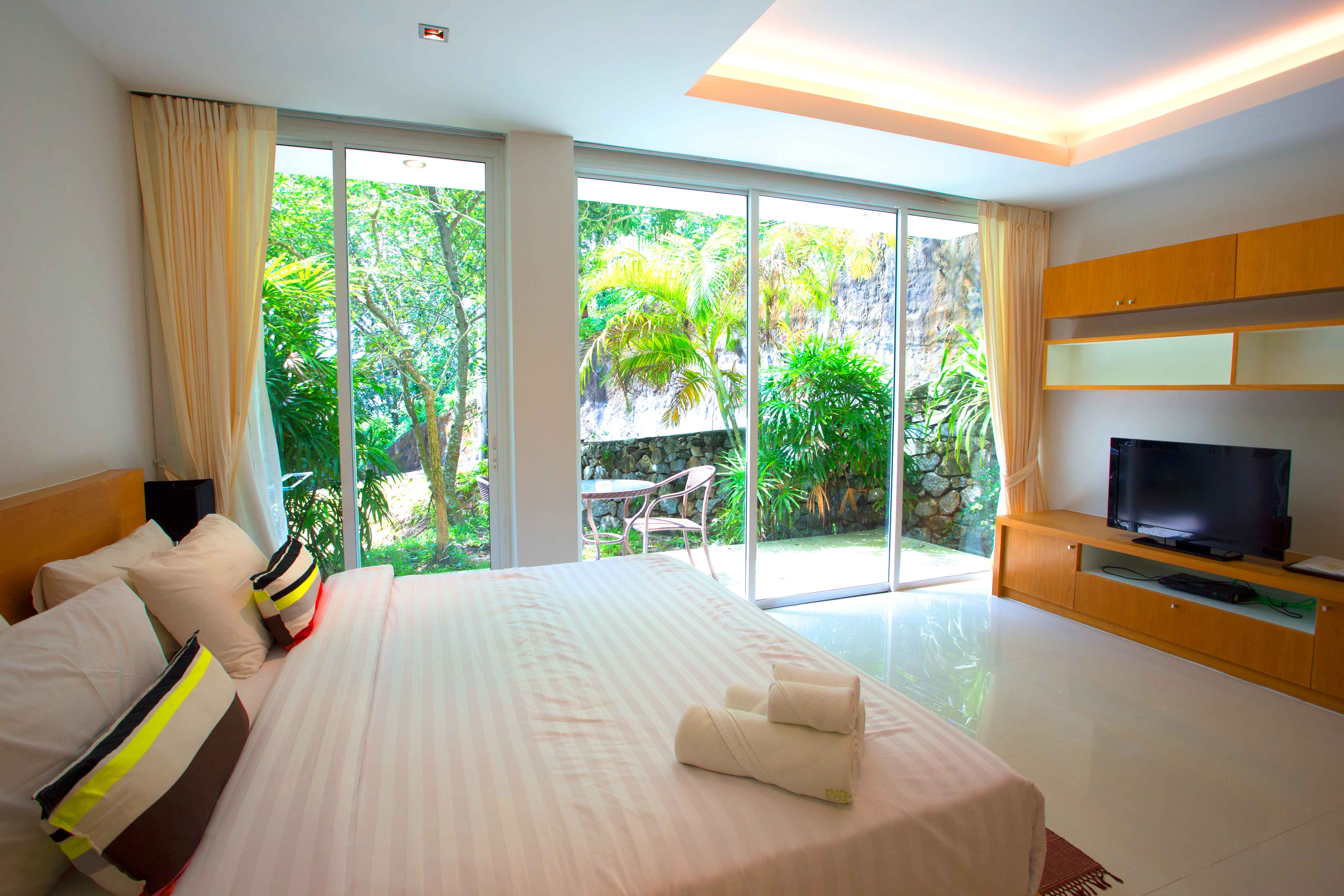 Прекрасные апартаменты с 1 спальней и с видом на горы в проекте Зе Tрис резиденс, на пляже Камала 