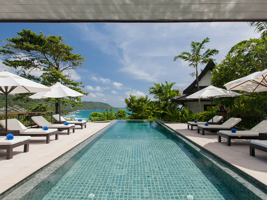 Модная вилла премиум класса с 4 спальнями и с видом на море в проекте Катаманда, на пляже Ката