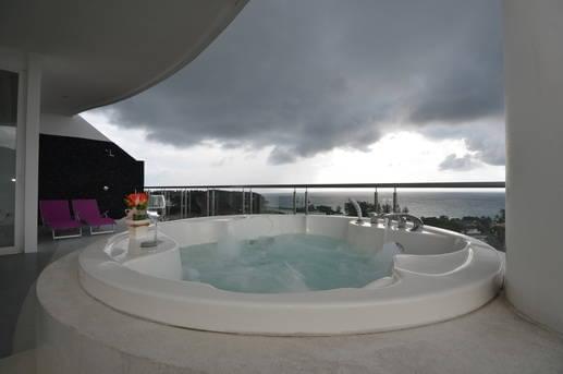 Потрясающие апартаменты с 4 спальнями и с видом на море в проекте Сансет Плаза, на пляже Карон