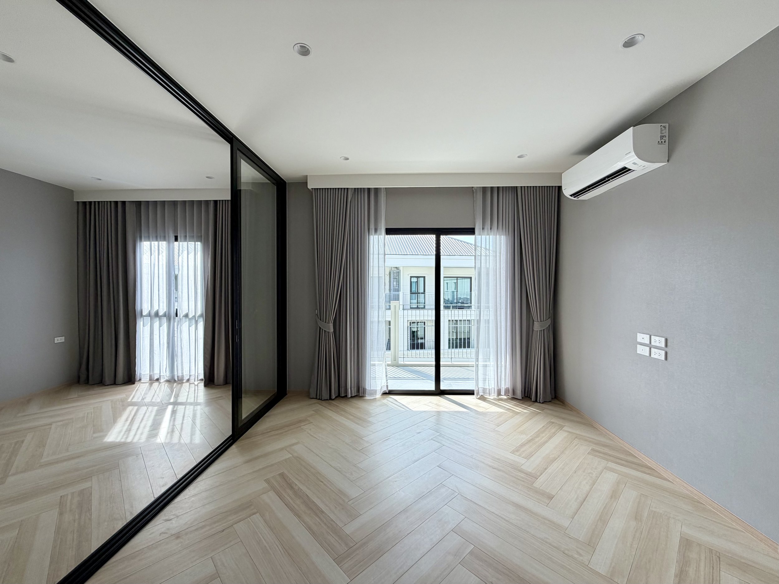 Property image - gallery 11