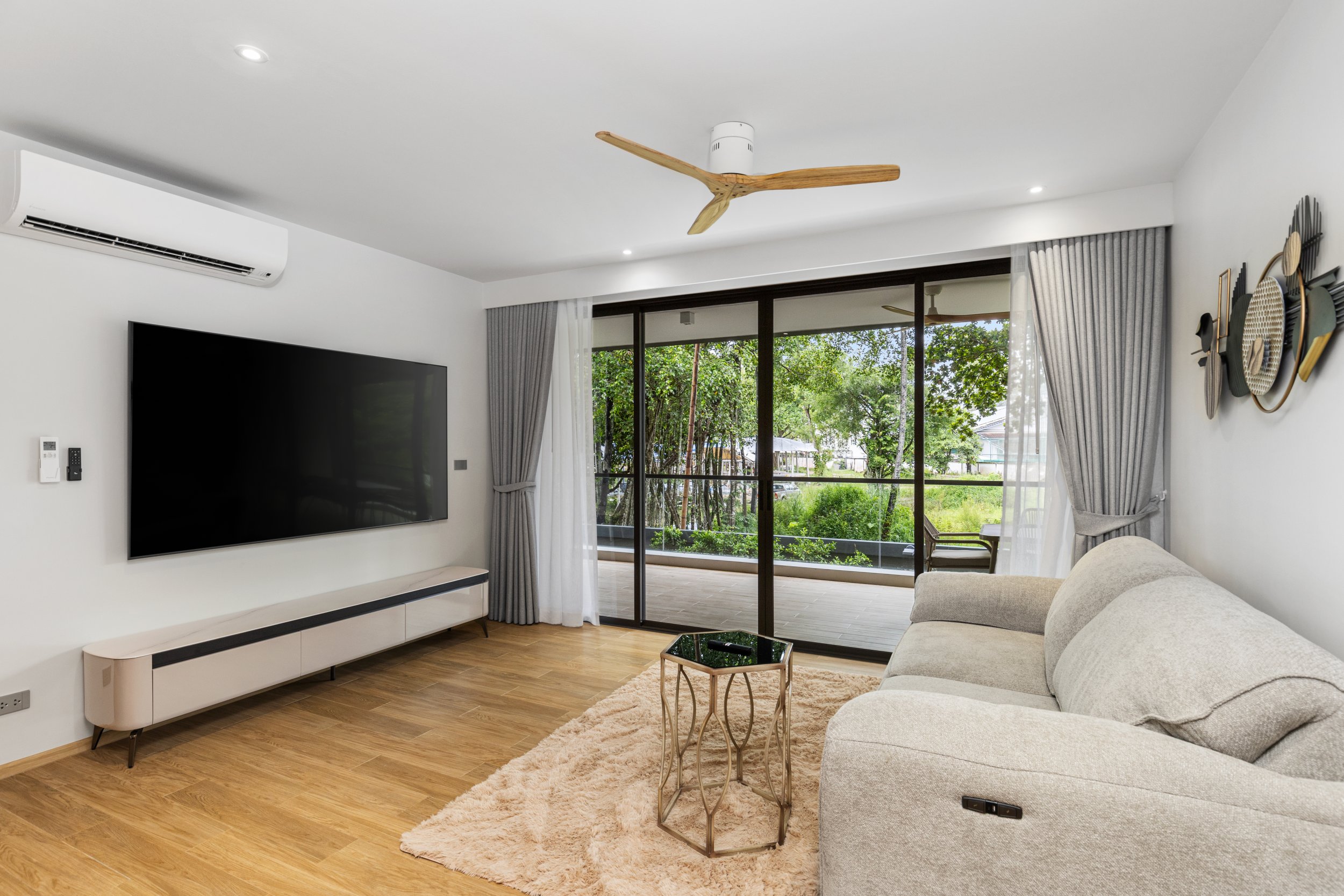 Комфортабельные апартаменты с 3 спальнями и с видом на сад, не далеко от моря в проекте Лагуна Бичсайд, на пляже Бангтао/Лагуна