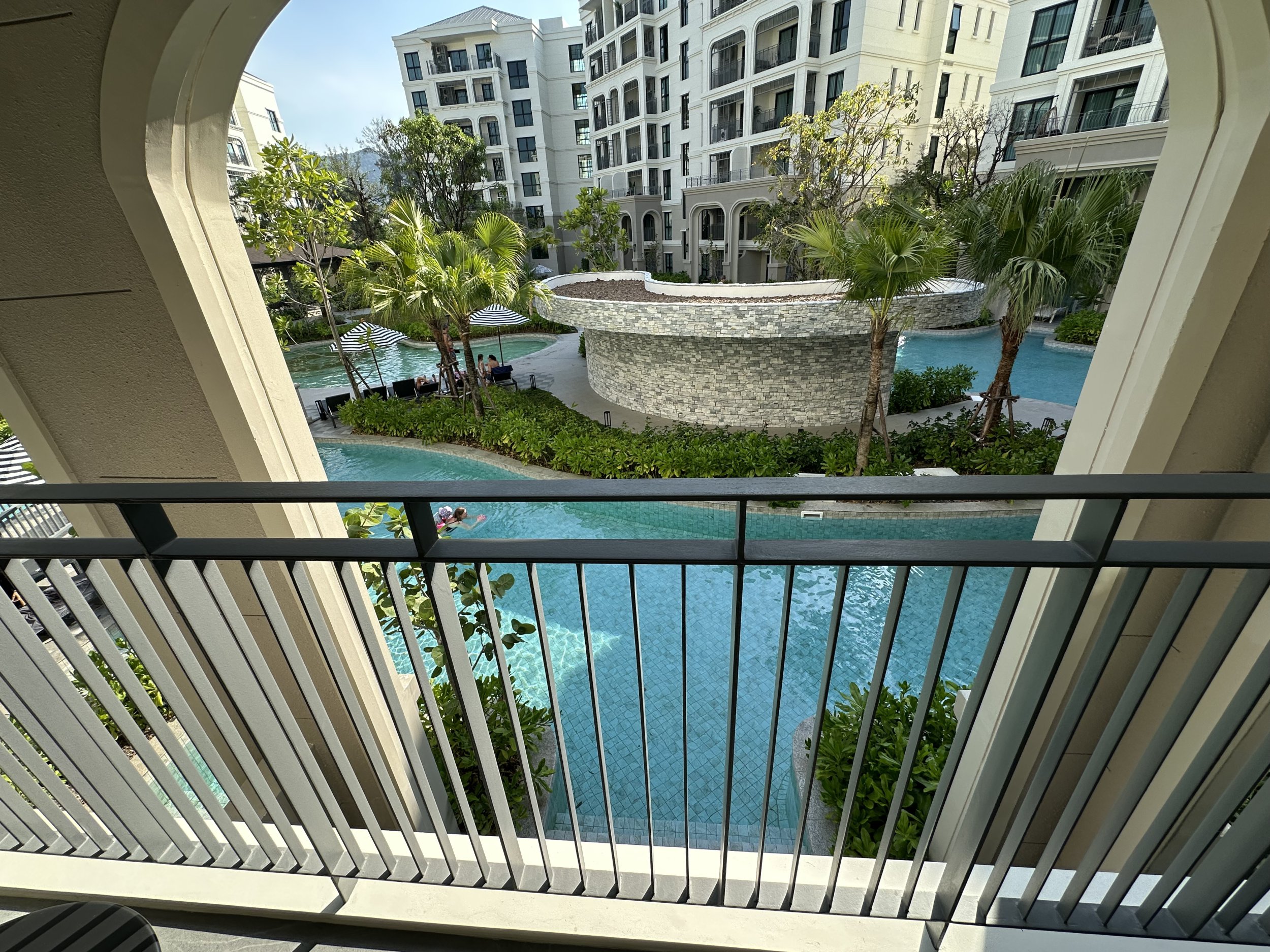 Модные апартаменты с 1 спальней и с видом на бассейн в проекте Тайтл Бангтао Легендарный, на пляже Бангтао/Лагуна