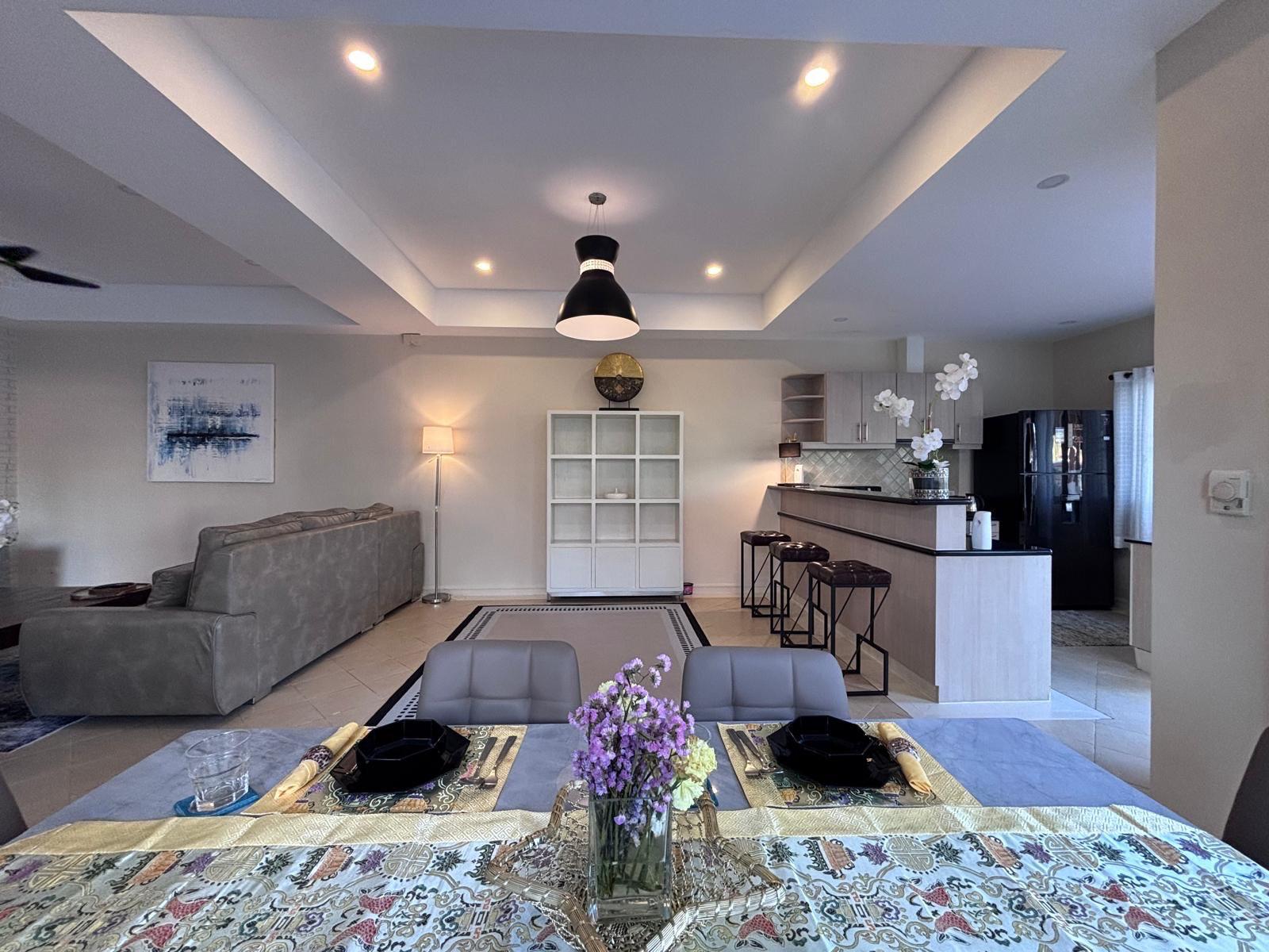 Великолепная вилла с 4 спальнями и с видом на бассейн в проекте Ангсана Виллас Резорт, на пляже Бангтао/Лагуна