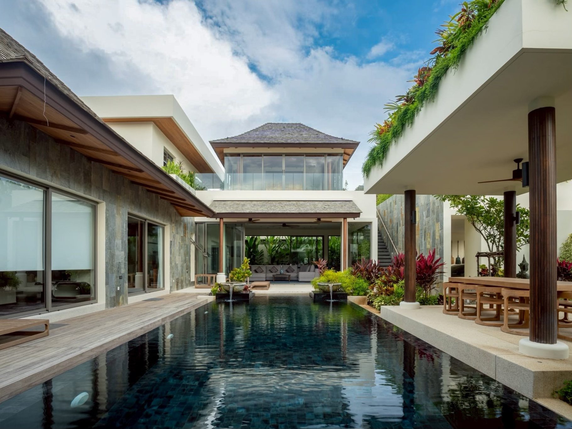 Шикарная вилла с 4 спальнями и с видом на бассейн в проекте Гарден Атлас, на пляже Бангтао/Лагуна