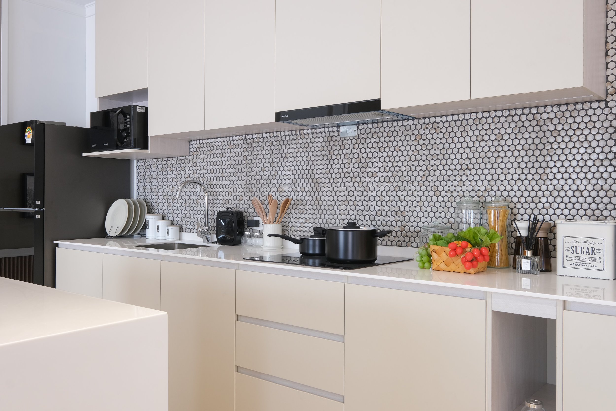 Комфортабельные апартаменты с 3 спальнями и с видом на бассейн, на пляже Найянг