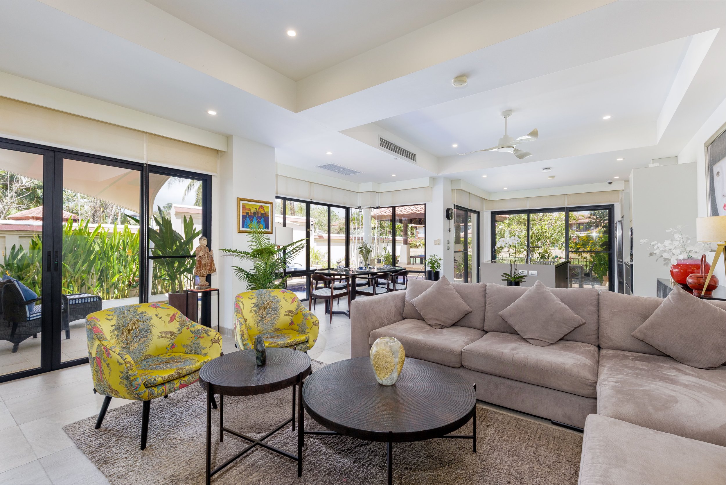 Удобная вилла с 3 спальнями и с видом на бассейн в проекте Ангсана Виллас Резорт, на пляже Бангтао/Лагуна