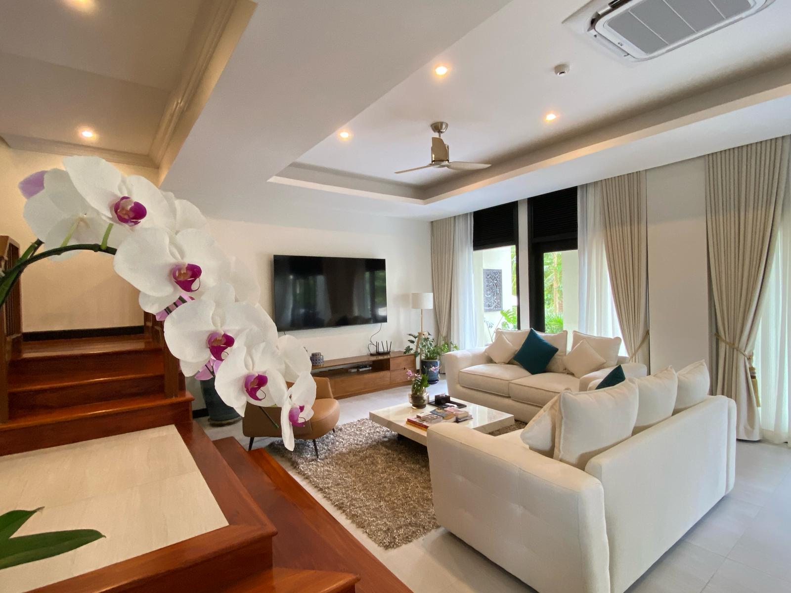 Великолепные апартаменты с 3 спальнями и с видом на сад, не далеко от моря в проекте Маантаван, на пляже Бангтао/Лагуна