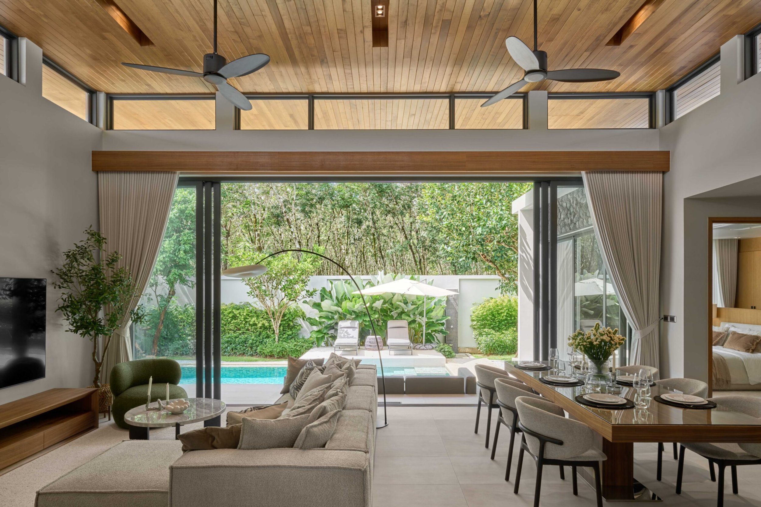 Шикарная вилла премиум класса с 3 спальнями и с видом на бассейн, на пляже Бангтао/Лагуна