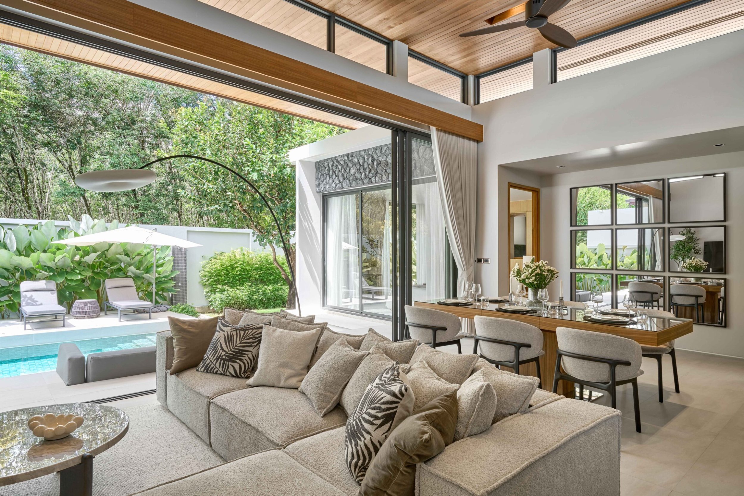 Шикарная вилла премиум класса с 3 спальнями и с видом на бассейн, на пляже Бангтао/Лагуна