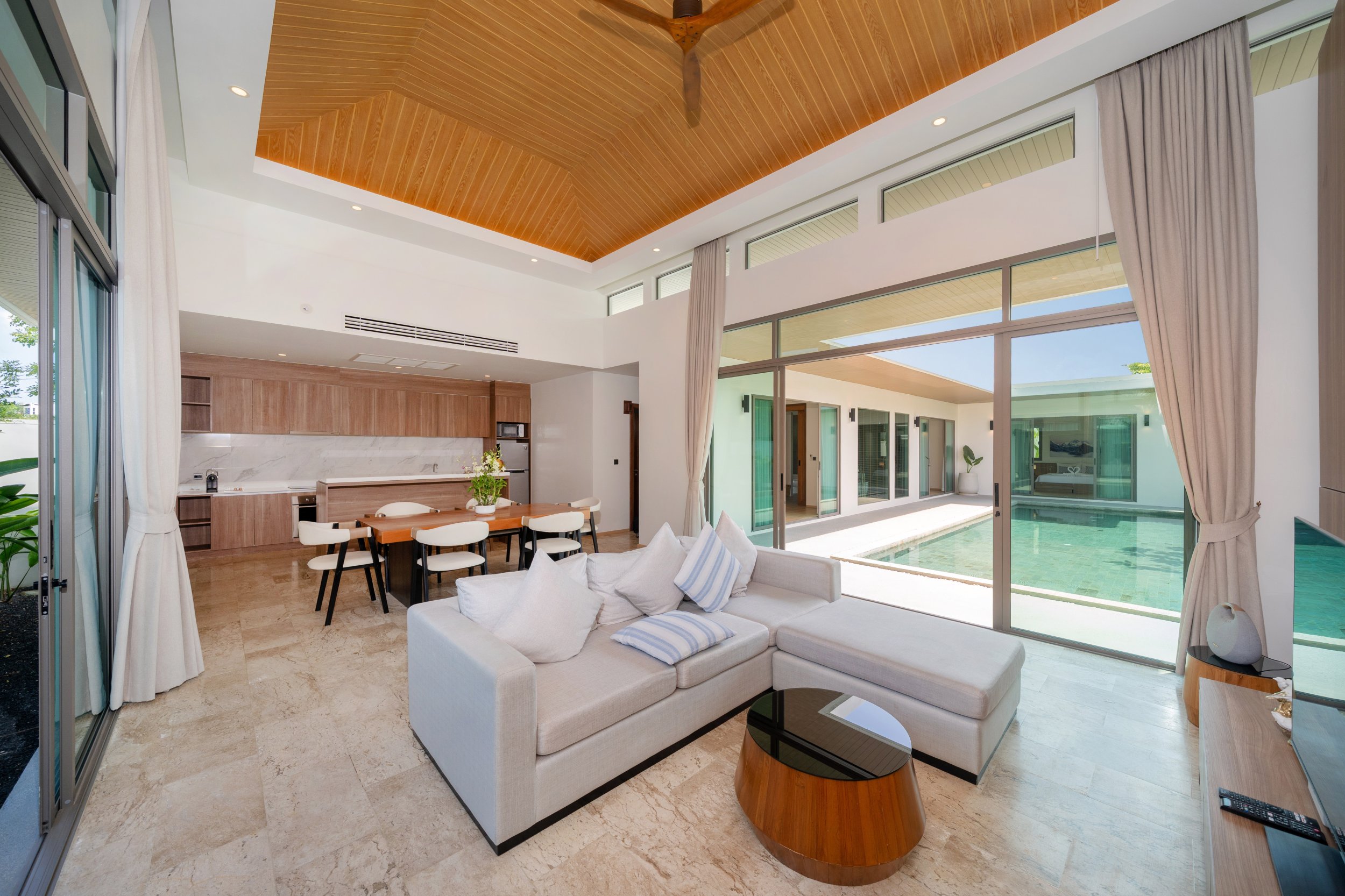 Прекрасная вилла с 3 спальнями и с видом на бассейн в проекте Шамбала Гранд Вилла, на пляже Бангтао/Лагуна