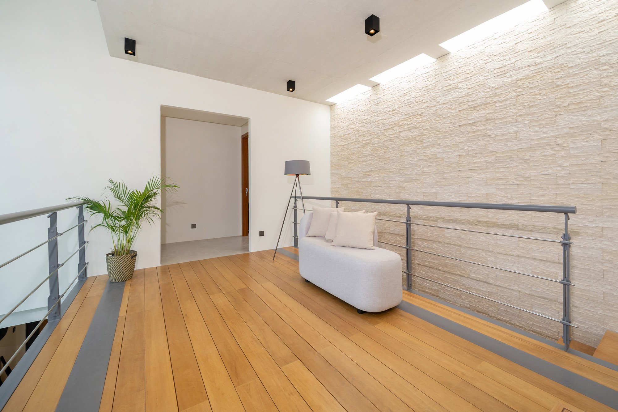 Property image - gallery 79