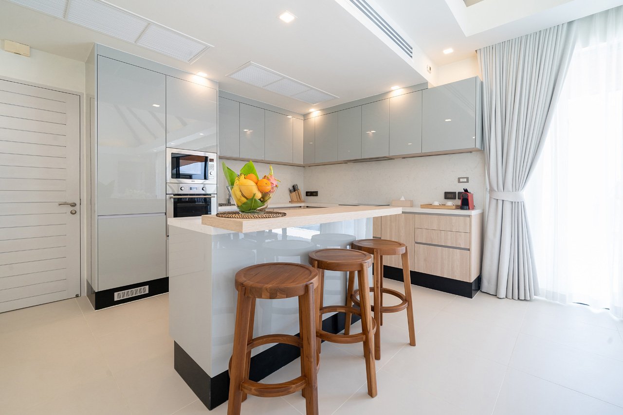 Потрясающая вилла с 4 спальнями и с видом на бассейн, не далеко от моря, на пляже Ао Йон