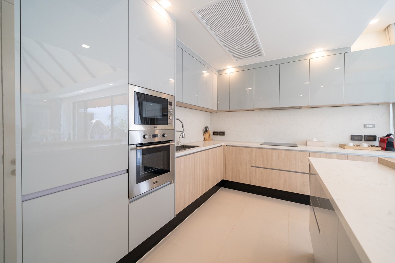 Потрясающая вилла с 4 спальнями и с видом на бассейн, не далеко от моря, на пляже Ао Йон