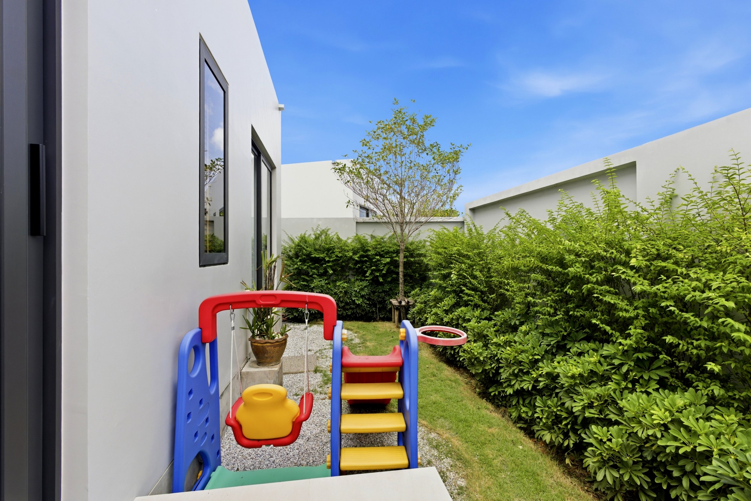 Property image - full photo 36
