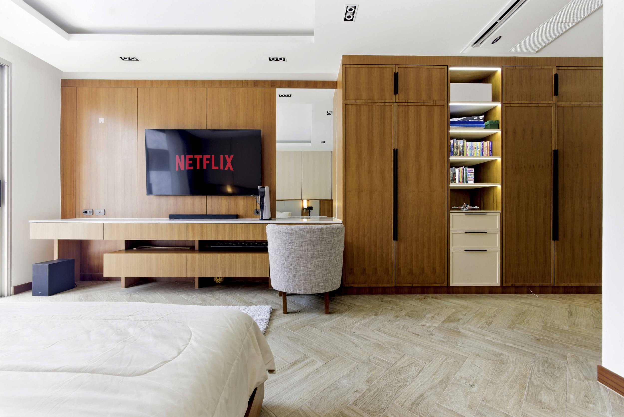 Property image - full photo 74