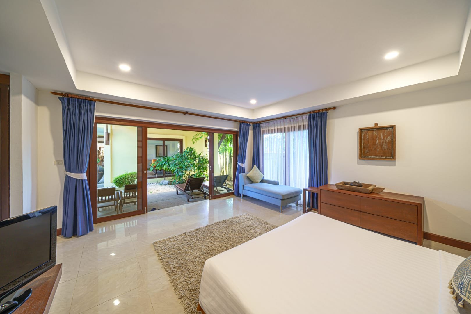 Property image - full photo 63