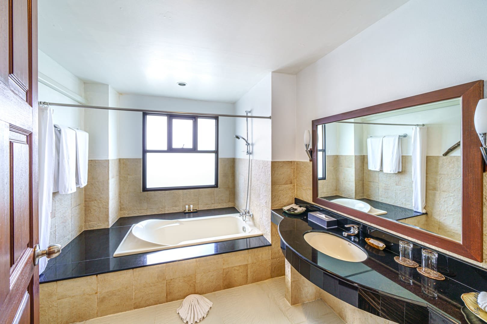Property image - full photo 65