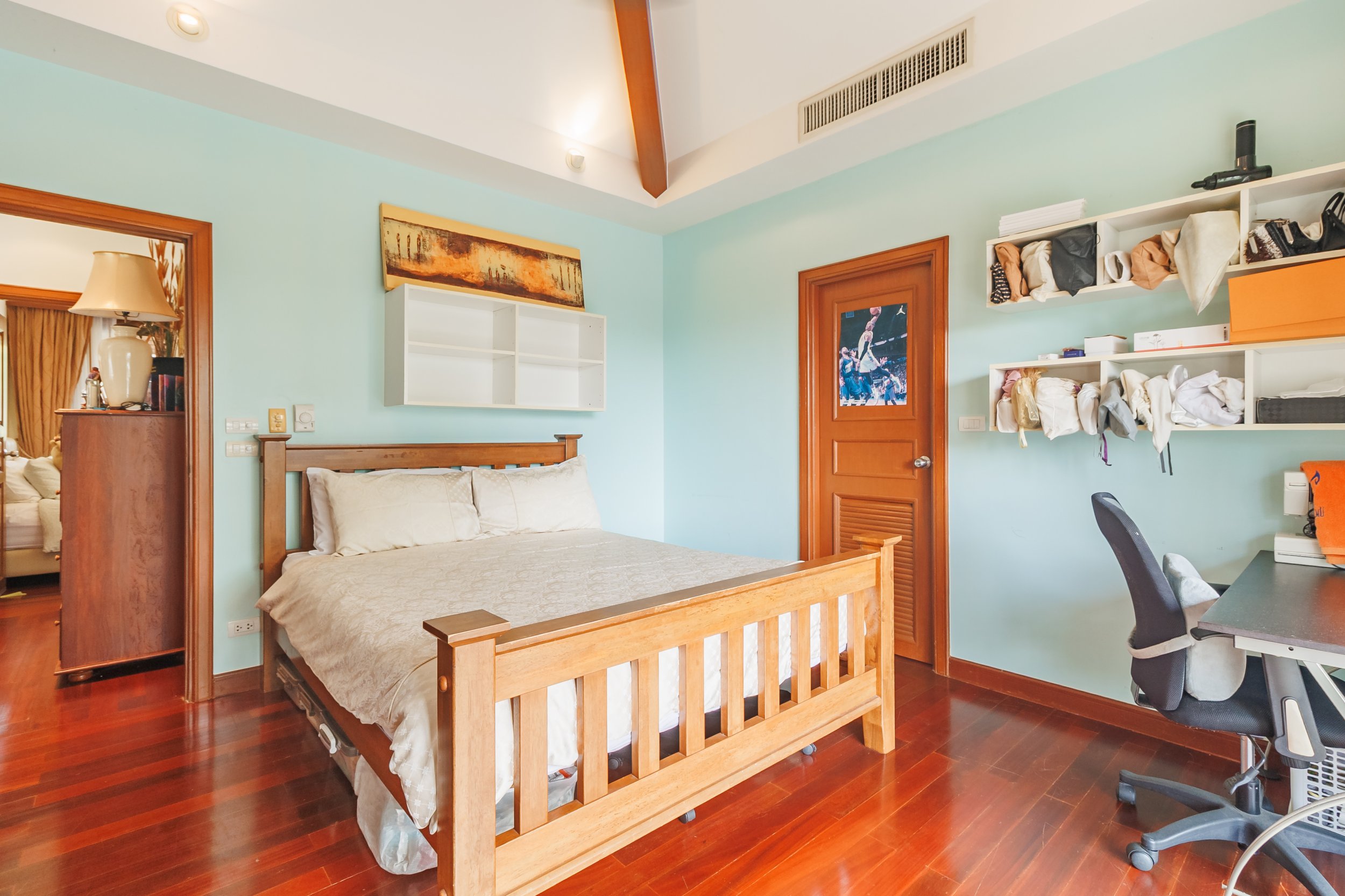 Property image - full photo 32