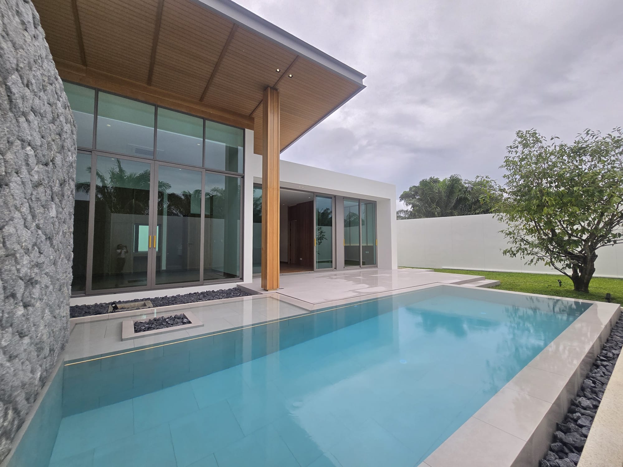 Property image - full photo 23
