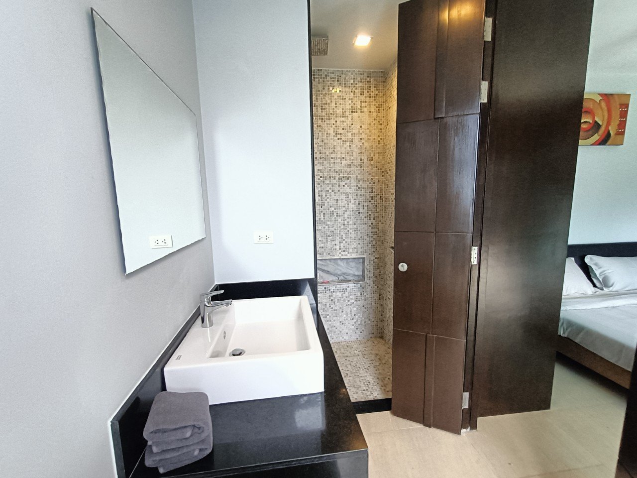Property image - full photo 25